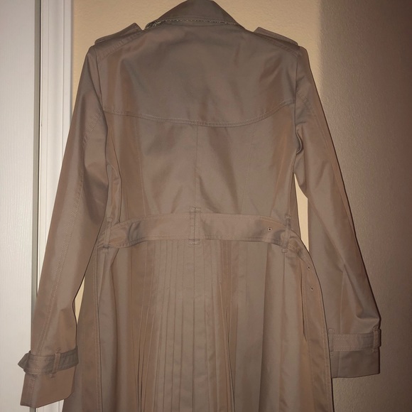 Diane Von Furstenberg Trenchcoat - Picture 3 of 4